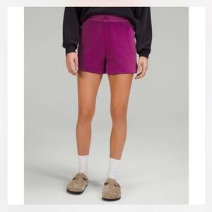 Lululemon Softstreme Magenta Purple 4”Shorts